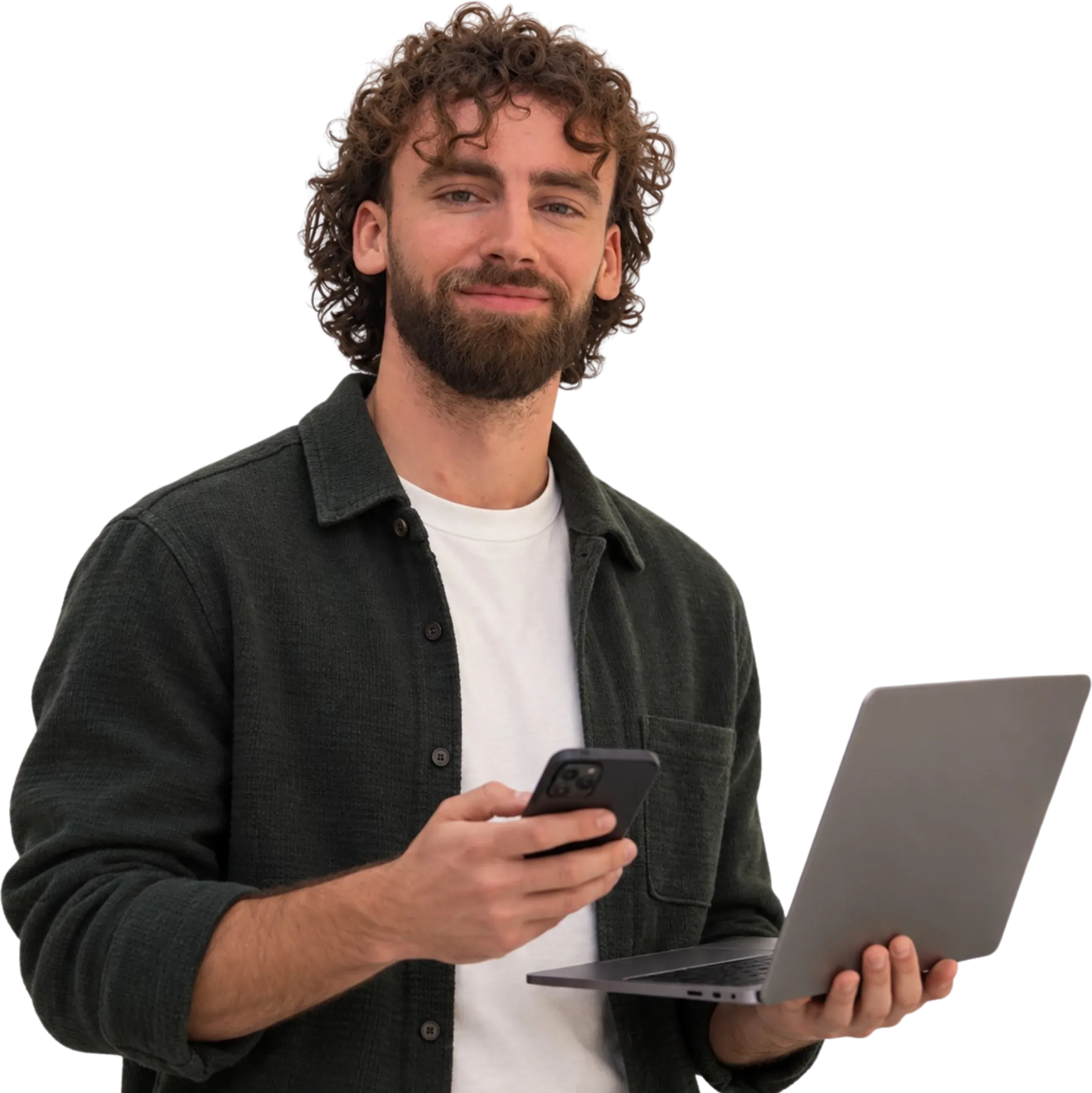 Floris, medeoprichter van Traffic To Talks, met zijn telefoon in de ene hand en een opengeklapte laptop in de andere
